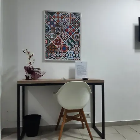 Konukevi Giglioapartment Etna Mare 3*