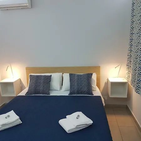 Konukevi Giglioapartment Etna Mare 3*